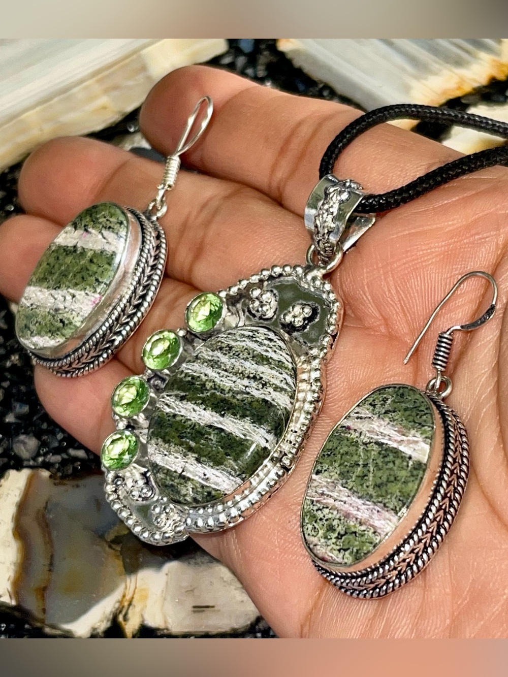 Chrysotile in Serpentine Pendant & Earrings Set